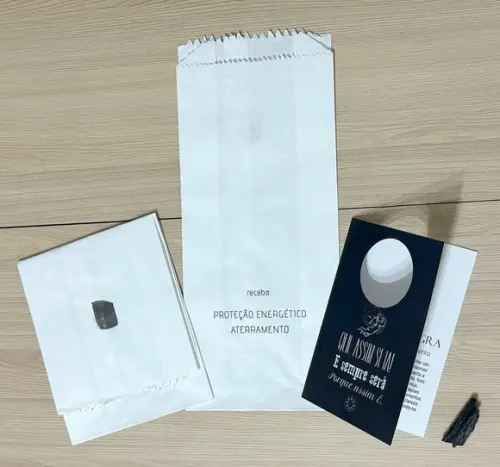 Cartão Personalizado + Cristal Turmalina Negra. Pct C/12kits
