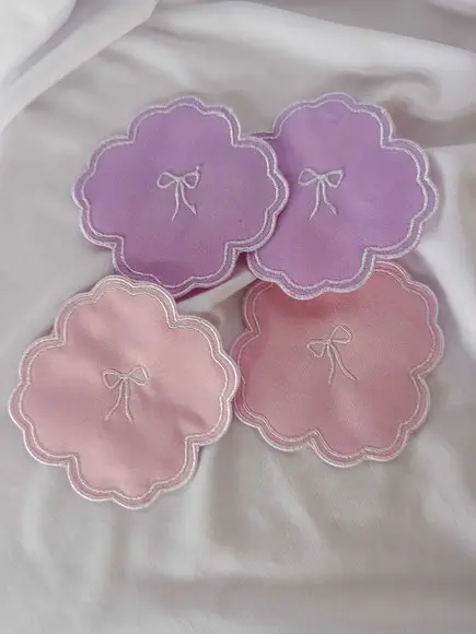 Porta Copos Laço Rosa e Lilás Bordado Dupla Face