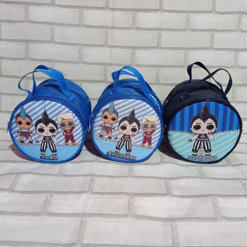 Bolsinha redonda com alça de mão