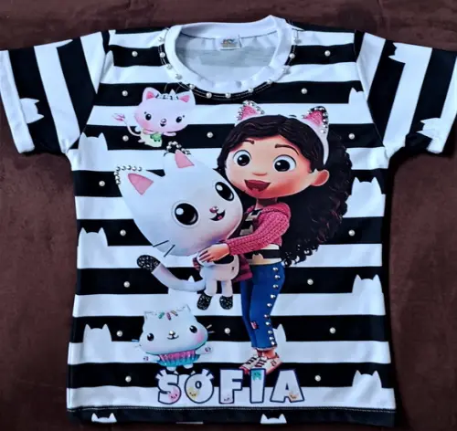 Camiseta Casa Mágica da Gabby com Strass e Pérolas