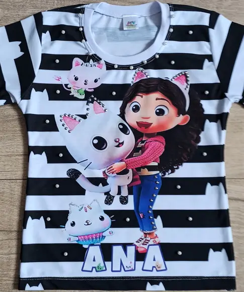 Camiseta Casa Mágica da Gabby Luxo com Strass e Pérolas