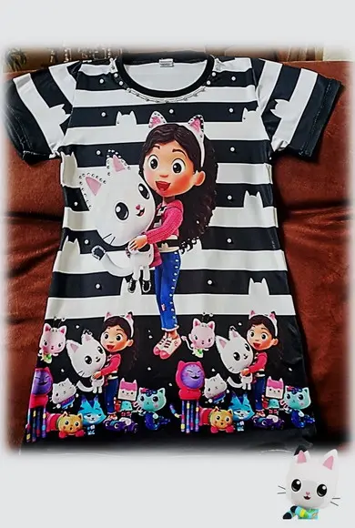 Kit Casa Mágica da Gabby 1 Vestido, 2 Camiseta Adult 1 Infa
