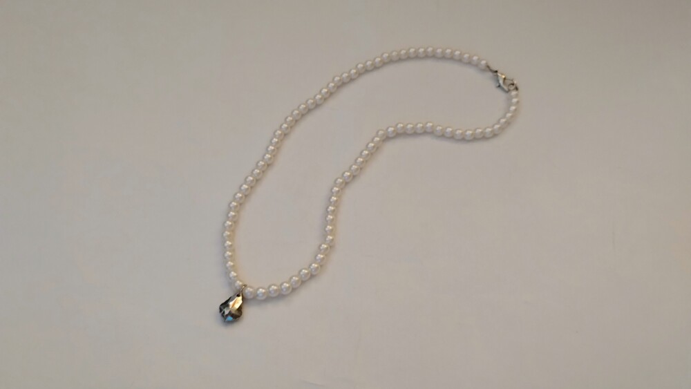 Colar de Pérolas com pingente Aço