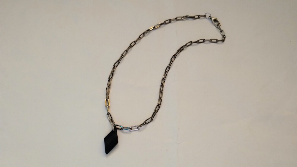 Gargantilha em Aço com pingente