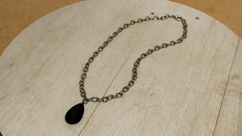 Gargantilha Prata com pingente Ônix