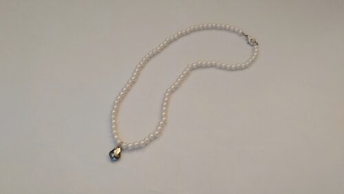 Colar de Pérolas com pingente Aço