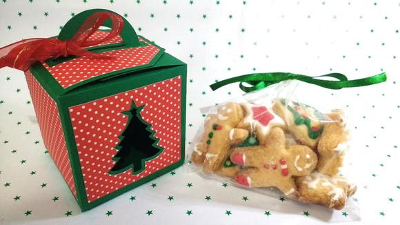 Caixinha de natal com biscoitos