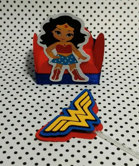 Forminha + topper mulher maravilha scrap