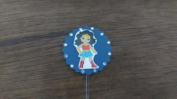 Kit 15un - Topper para Cupcake - Mulher Maravilha
