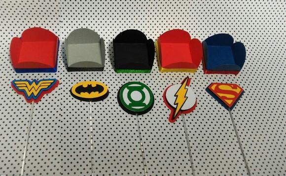 Kit 20un - Forminha + Topper - Liga da Justiça Scrap
