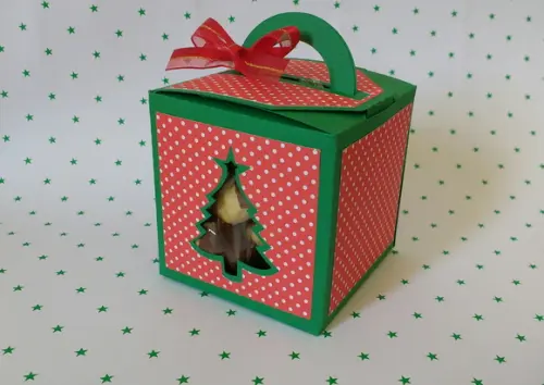 Caixinha de natal com biscoitos