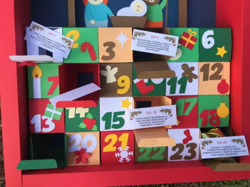 Calendário do Advento com Doces - Vermelho - Mod B
