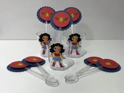 Copo brigadeiro - Mulher maravilha