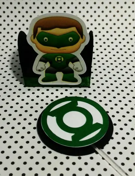 Forminha + topper Lanterna verde scrap