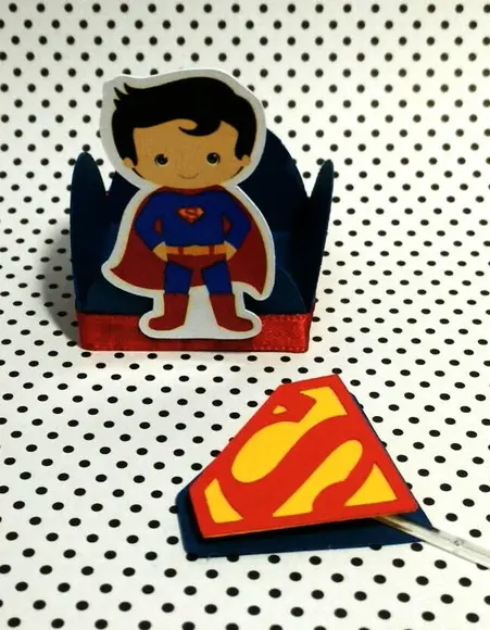 Forminha + topper super homem