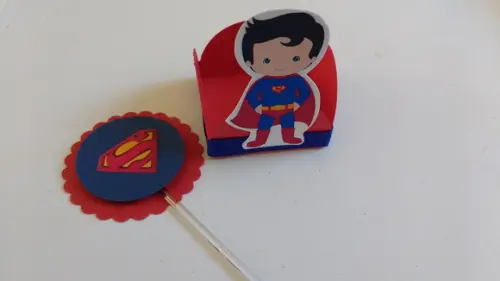 Forminha + topper super homem