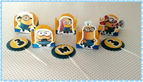 Kit 20un - Forminha + Topper - Minions 01