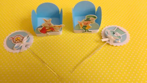 Kit 20un - Forminha + Topper - Alice