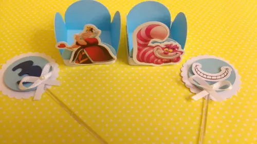 Kit 20un - Forminha + Topper - Alice