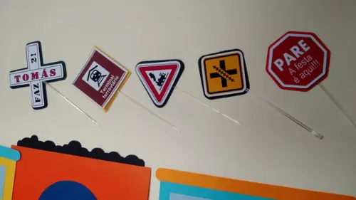 Kit Bandeirola e Topper - Trem e Placas