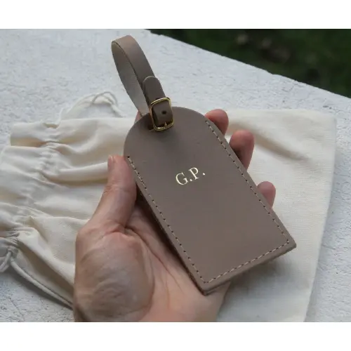Tag de Mala em Couro com Iniciais Personalizadas | Presente para Viagem