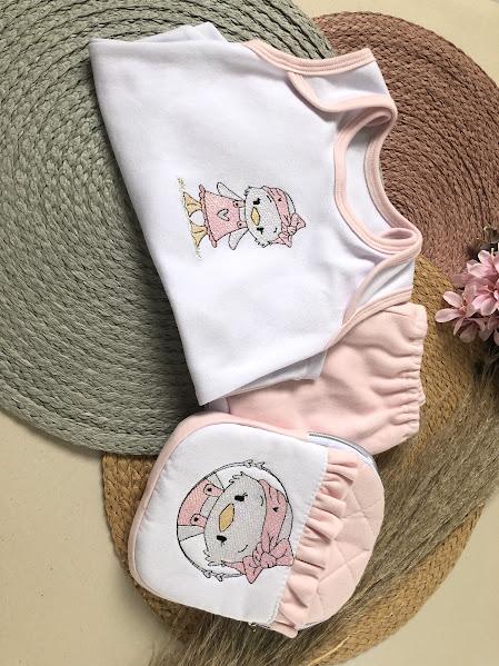 Kit Bebê Bordado – Body + Short + Bolsinha | Tamanho M (3 a 6 