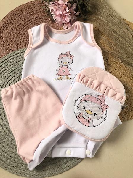 Kit Bebê Bordado – Body + Short + Bolsinha | Tamanho M (3 a 6 