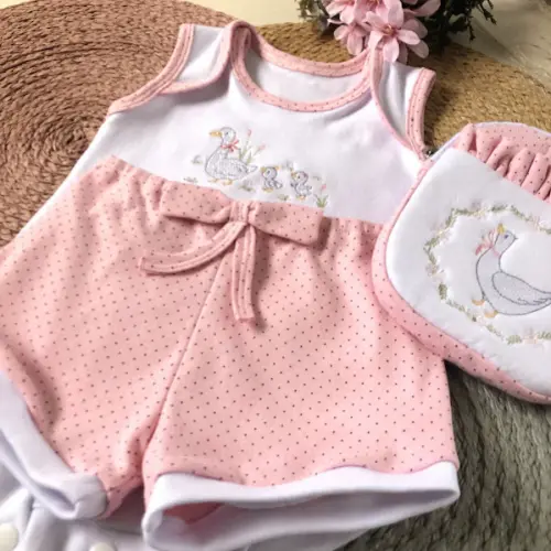 Kit Bebê Bordado – Body + Short + Bolsinha | Tamanho M (3 a 6 