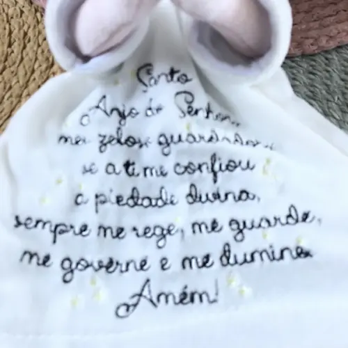 Naninha Anjinha com Oração do Santo Anjo Bordada