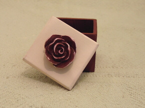 Caixa com flor de resina N° 46