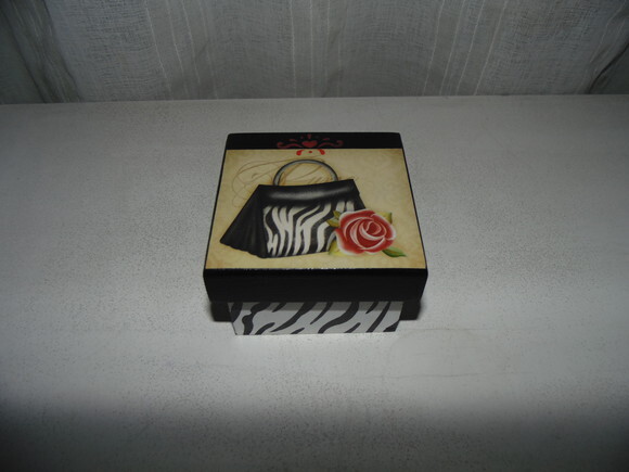 Caixa com sabonete de bolsa de zebra N° 634