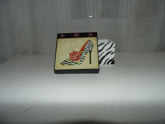Caixa com sabonete sapato de zebra N° 633