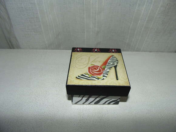 Caixa com sabonete sapato de zebra N° 633