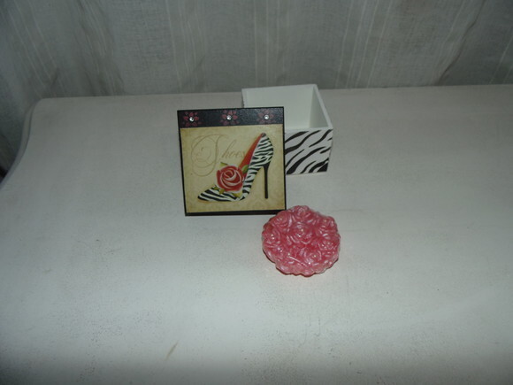 Caixa com sabonete sapato de zebra N° 633