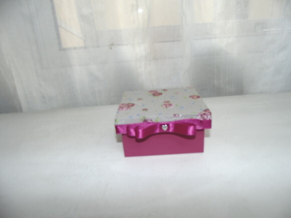 caixa rosa com sabonete N° 628