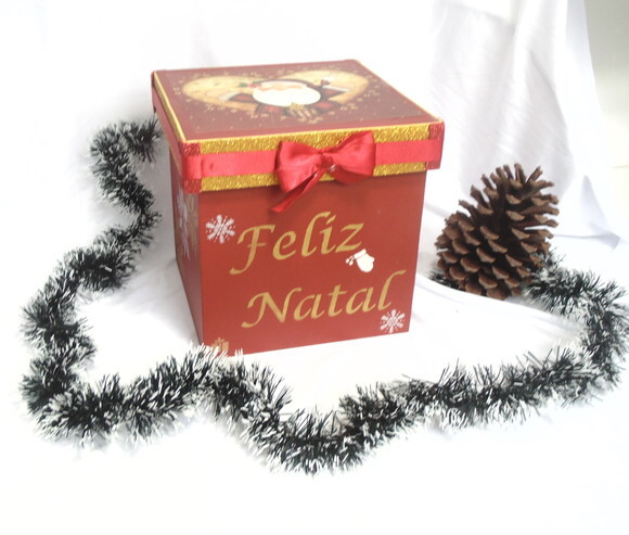 Porta Panetone 500g Papai Noel de braços abetos N° 759