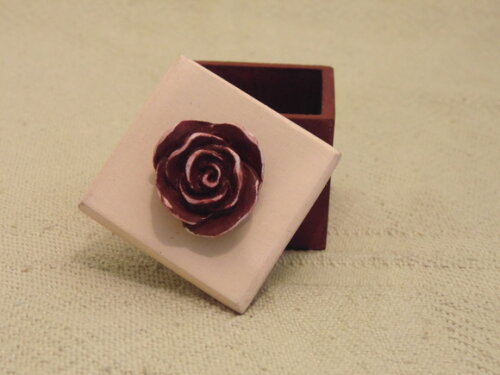 Caixa com flor de resina N° 46