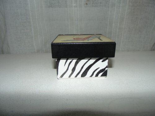 Caixa com sabonete sapato de zebra N° 633