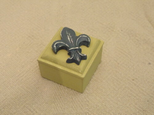 Caixa de resina de flor de Liz N° 70