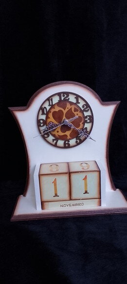 Calendário Universal com Relógio N°945
