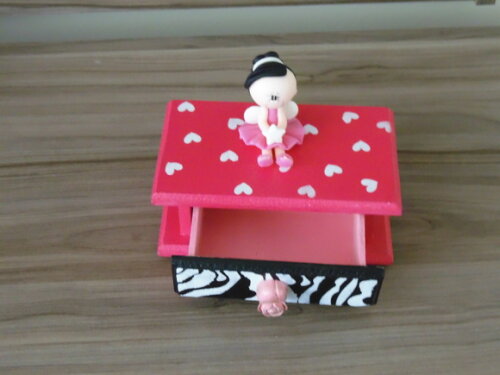 Mini Comoda com Biscuit N°281