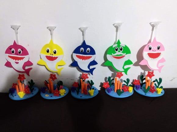 centro de mesa Baby Shark em eva