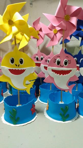 CENTRO DE MESA BABY SHARK EM EVA