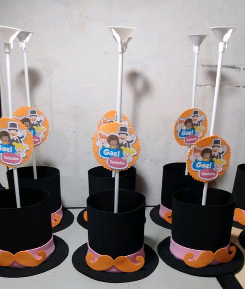 Centro de mesa CARTOLA MUNDO BITA personalizada de eva