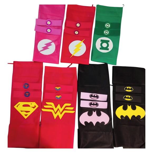 Kit Lembrancinha com Capa e Bracelete Liga da Justiça