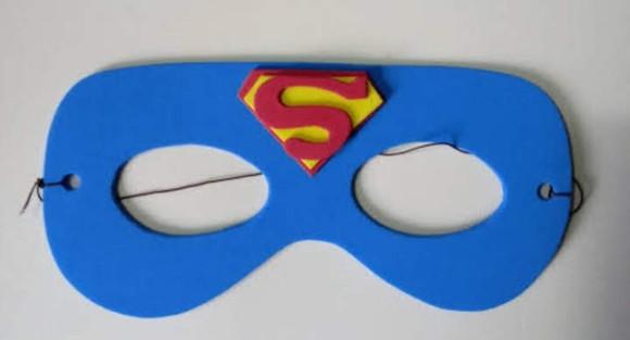 Máscaras Super Homem/super Girl em Eva Lembrancinha