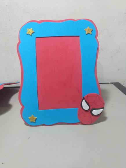 PORTA RETRATO HOMEM ARANHA TODO EM EVA