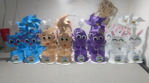 Centro de mesa personalizado Bolofofos todo em eva