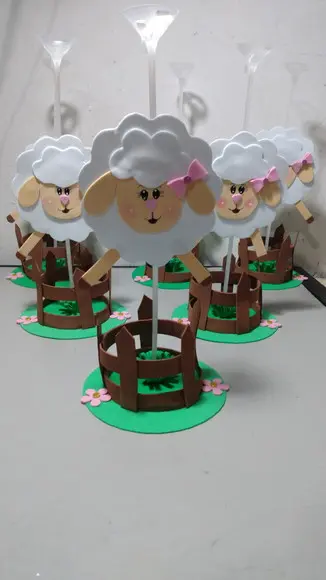 Centro de mesa ovelhinha todo em eva
