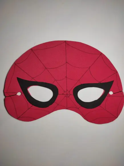 Máscaras Homem Aranha e Mulher Aranha em Eva Lembrancinha